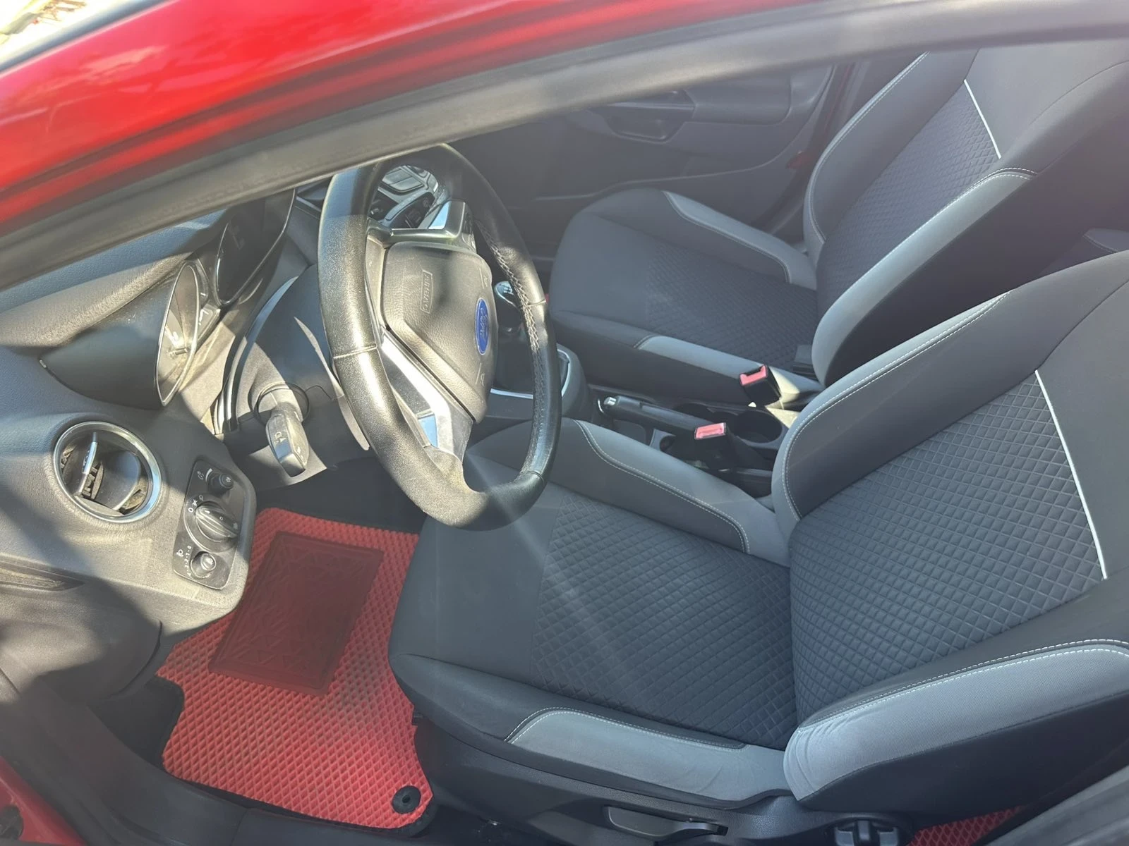 Ford Fiesta 1.0, снимка 11 - Автомобили и джипове - 54722457