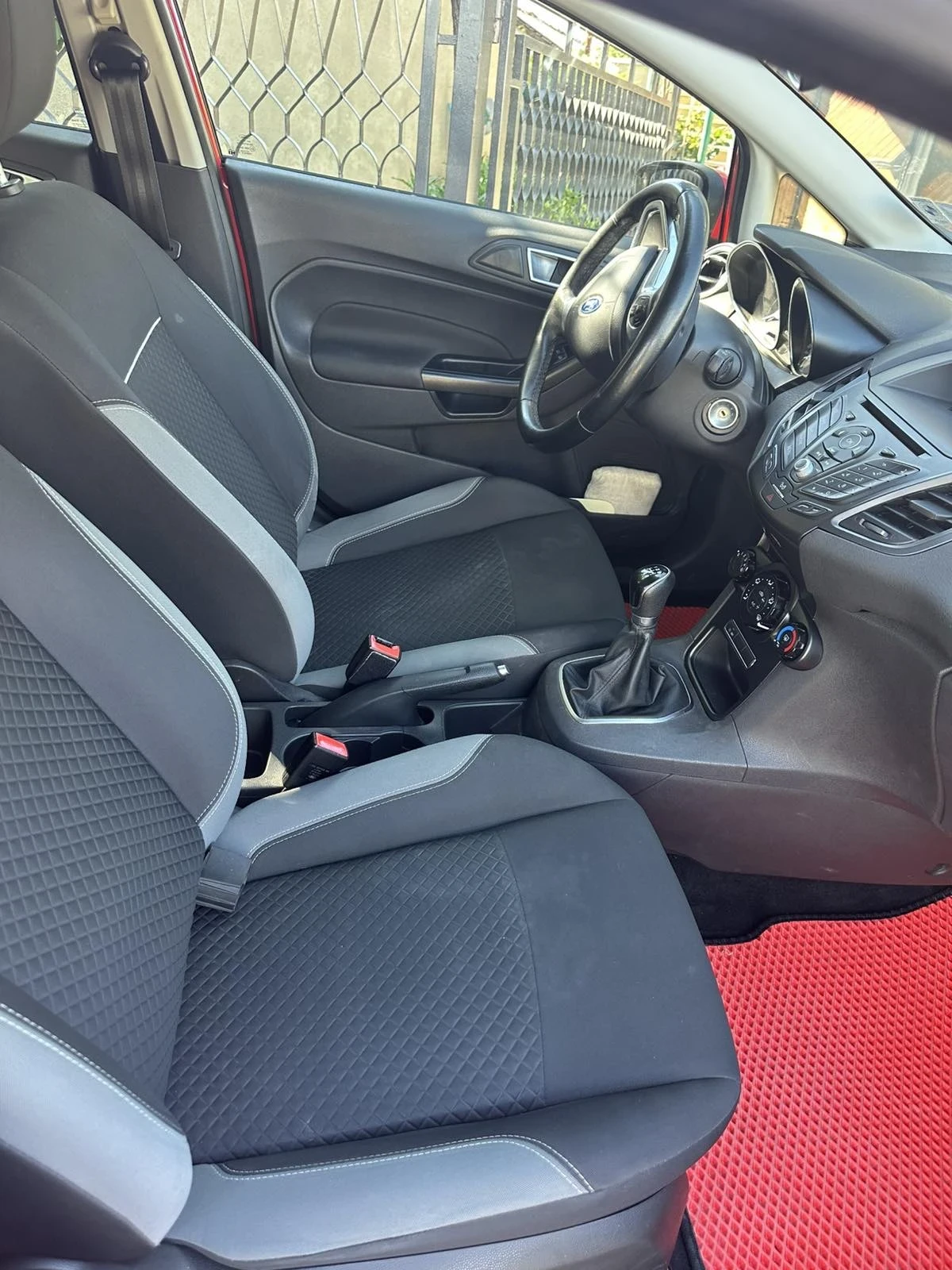 Ford Fiesta 1.0, снимка 8 - Автомобили и джипове - 54722457