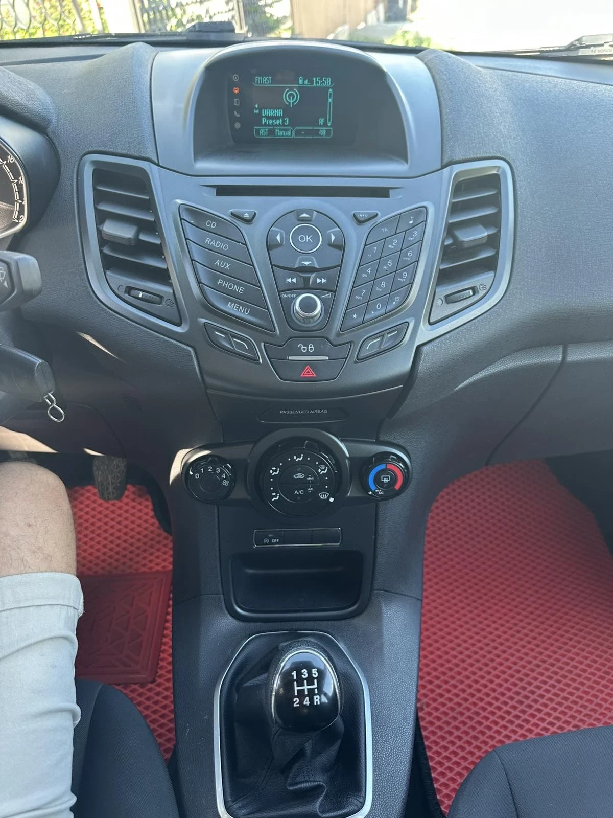 Ford Fiesta 1.0, снимка 12 - Автомобили и джипове - 54722457