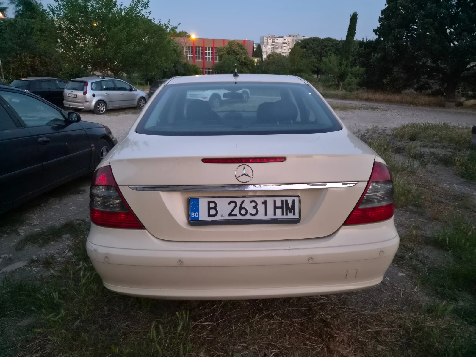 Mercedes-Benz E 200, снимка 8 - Автомобили и джипове - 55062332