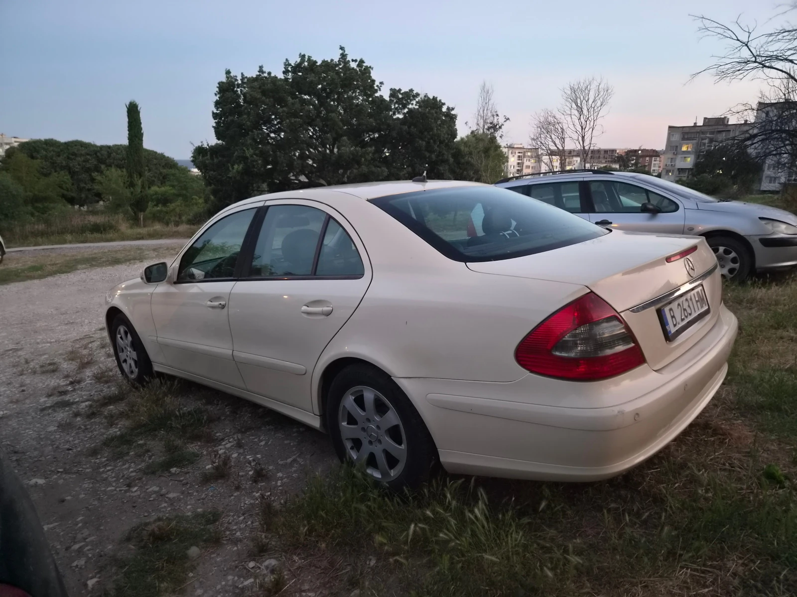 Mercedes-Benz E 200, снимка 2 - Автомобили и джипове - 55062332
