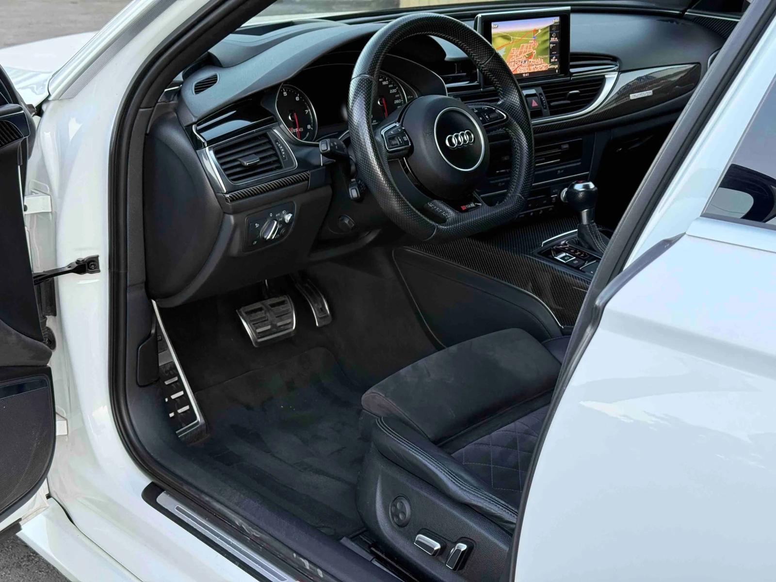 Audi Rs6 ABT 670 кс, снимка 11 - Автомобили и джипове - 55502841