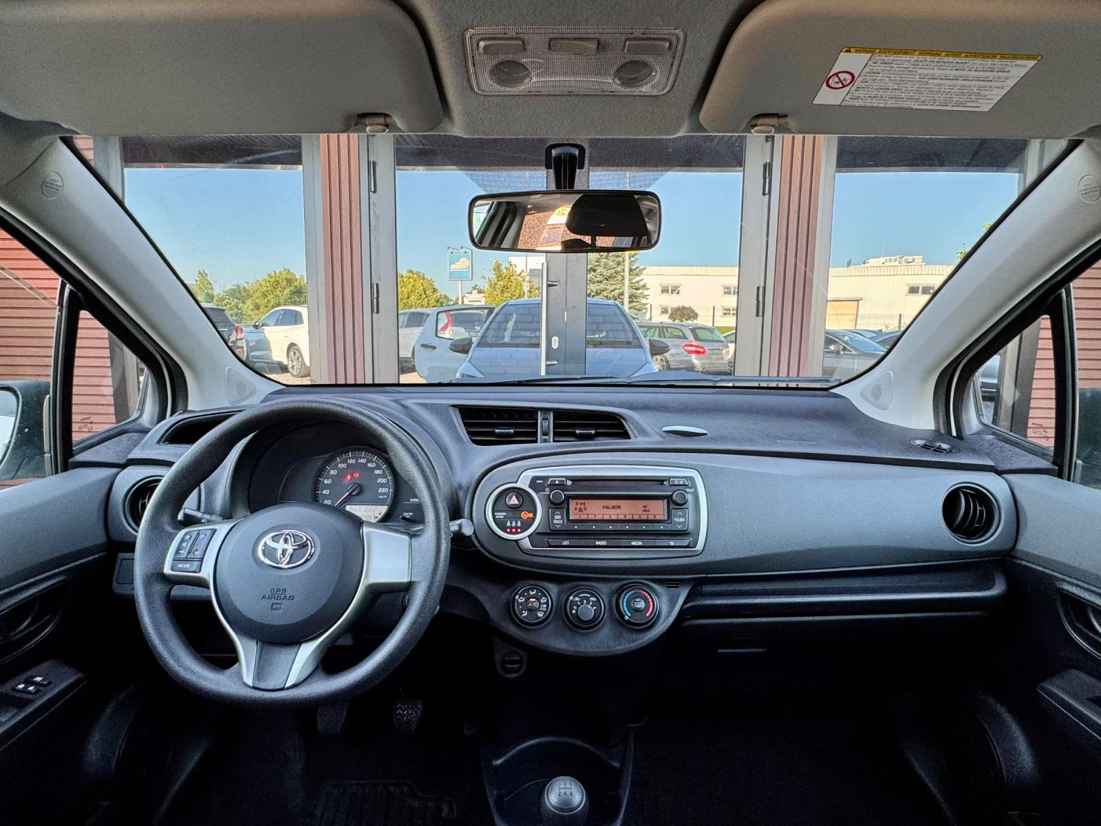 Toyota Yaris, снимка 11 - Автомобили и джипове - 55663674