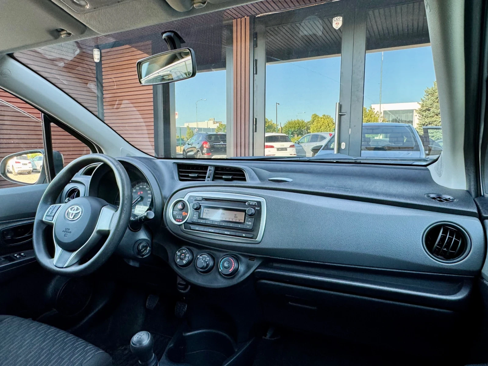 Toyota Yaris, снимка 12 - Автомобили и джипове - 55663674