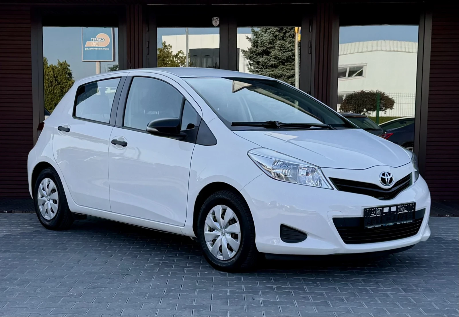 Toyota Yaris, снимка 3 - Автомобили и джипове - 55663674