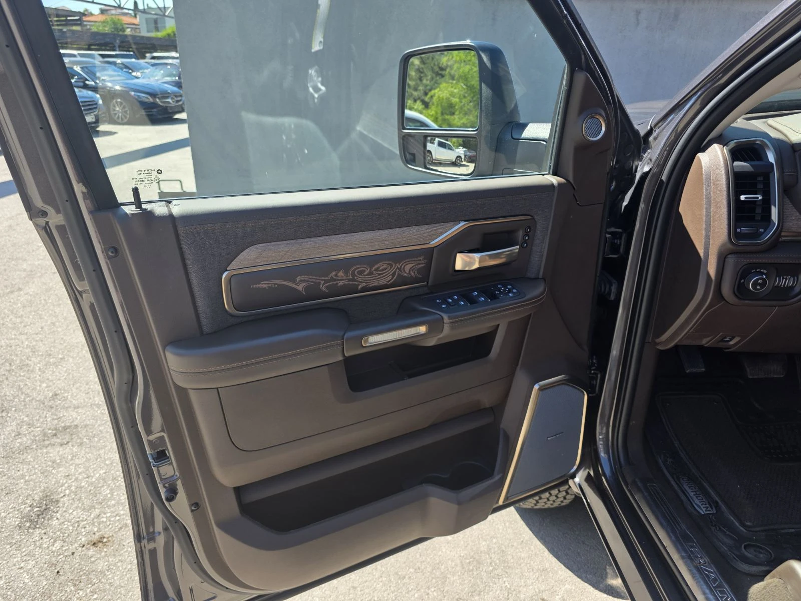 Dodge RAM 3500 6.7L CUMMINS LONGHORN, снимка 8 - Автомобили и джипове - 55739558
