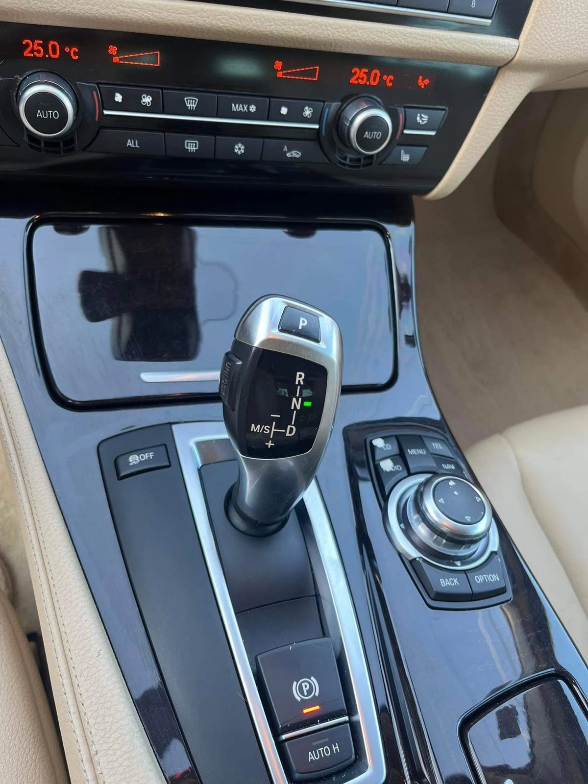 BMW 520 2.0 D, снимка 14 - Автомобили и джипове - 56484968