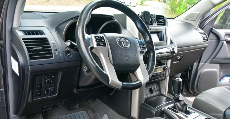 Toyota Land cruiser 150, снимка 15 - Автомобили и джипове - 52657414