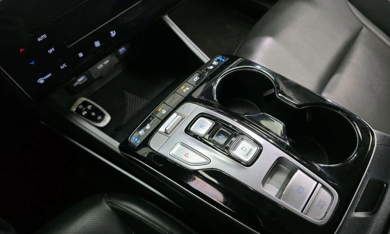 Hyundai Tucson Diesel 2.0 2WD Premium * НАЙ-ДОБРА ЦЕНА В БЪЛГАРИЯ, снимка 9 - Автомобили и джипове - 52046202