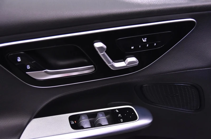 Mercedes-Benz GLC 220 d 4MATIC Off-Roader, снимка 8 - Автомобили и джипове - 52661541