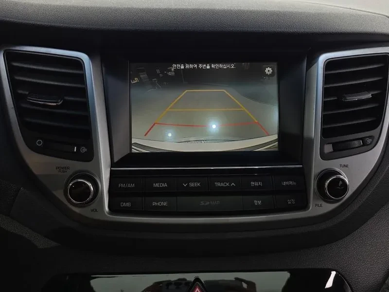 Hyundai Tucson 2.0 2WD STYLE, снимка 16 - Автомобили и джипове - 55801531
