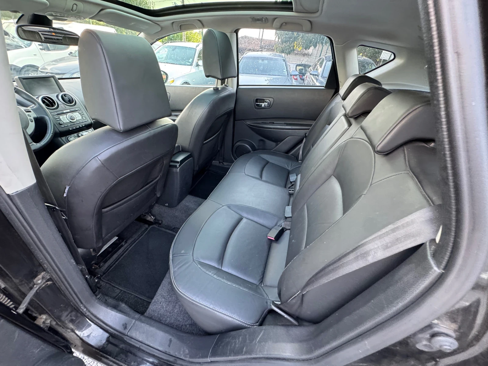 Nissan Qashqai 2.0d 150hp 4x4 панорама-кожа-фул екстри  - изображение 10