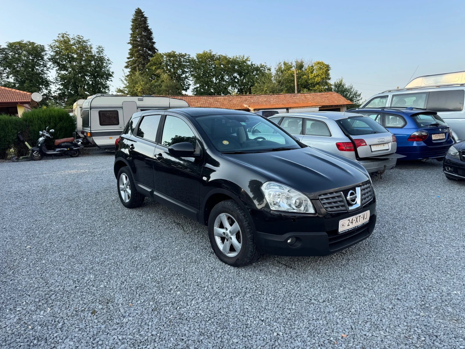 Nissan Qashqai 2.0d 150hp 4x4 панорама-кожа-фул екстри  - изображение 3