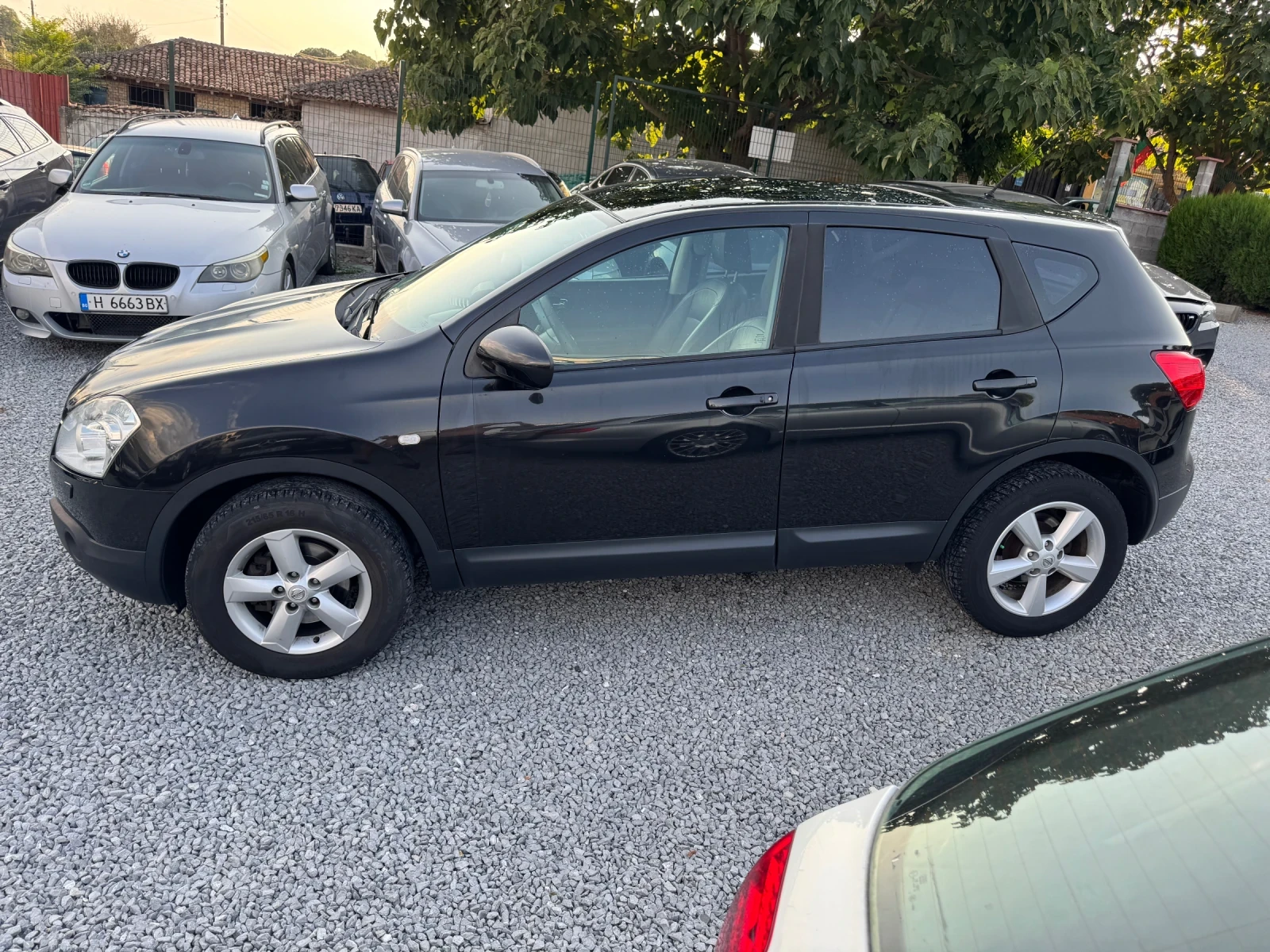Nissan Qashqai 2.0d 150hp 4x4 панорама-кожа-фул екстри  - изображение 8
