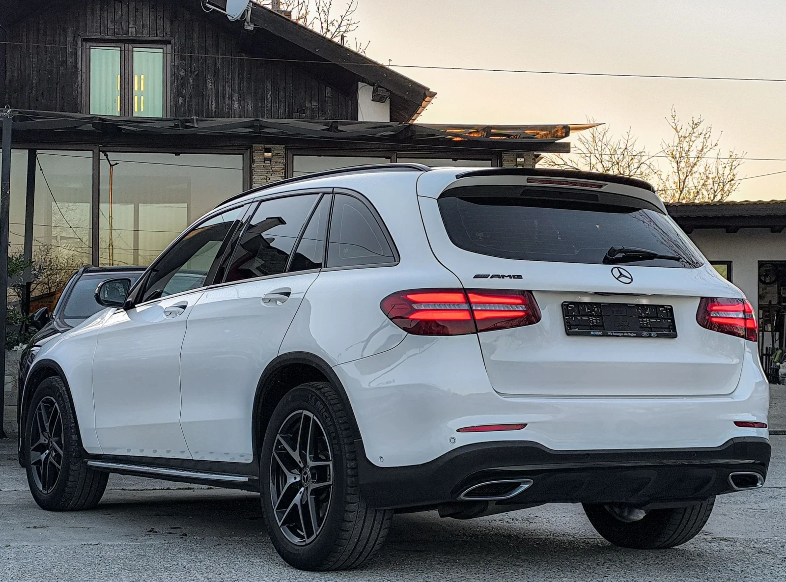 Mercedes-Benz GLC 350 D* AMG-LINE* 9G* 4-MATIC* ПАНОРАМА* , снимка 4 - Автомобили и джипове - 54140654
