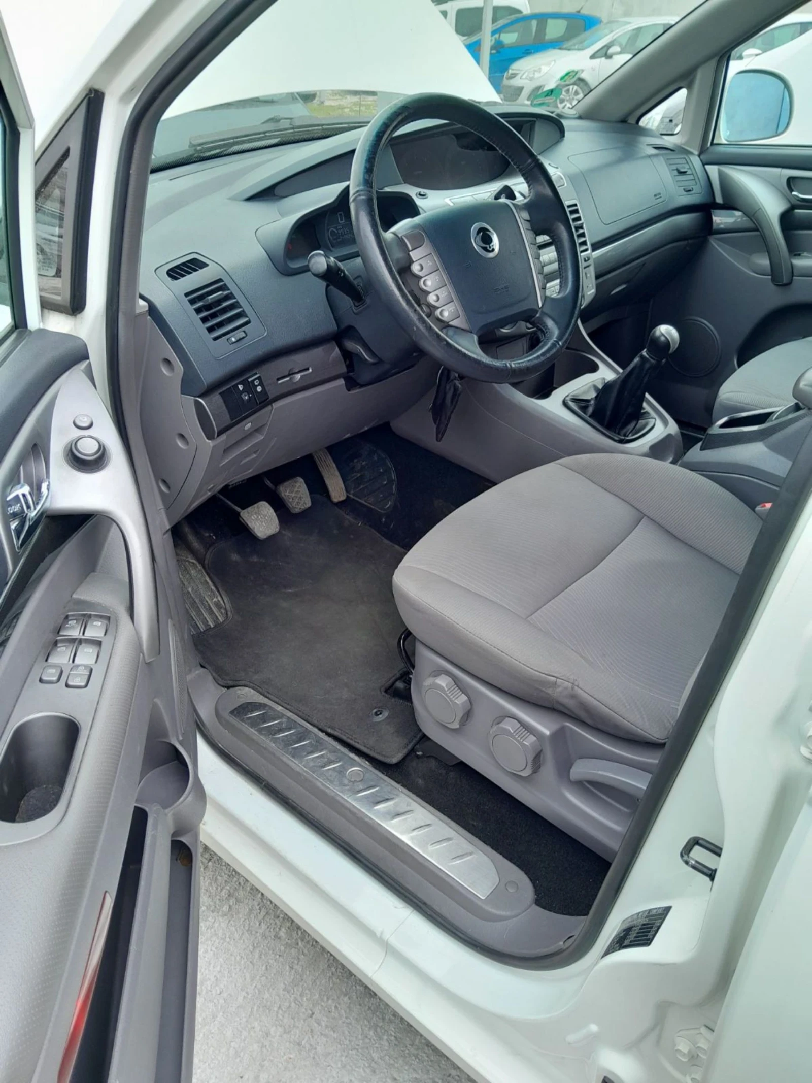 SsangYong Rexton, снимка 6 - Автомобили и джипове - 54541781
