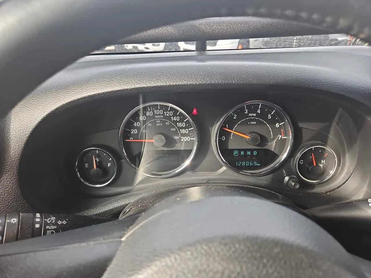 Jeep Wrangler * Sahara * CARFAX * АВТОКРЕДИТ БЕЗ ПЪРВОНАЧАЛНА, снимка 8 - Автомобили и джипове - 54630983