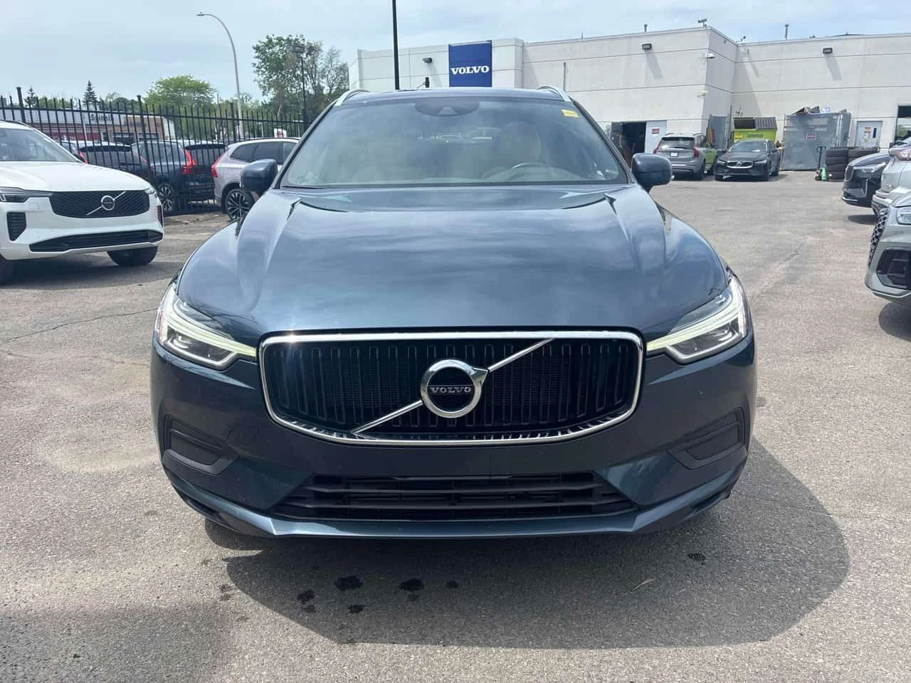Volvo XC60 * Momentum * АВТОКРЕДИТ * ПРЕДСТАВИТЕЛСТВО, снимка 2 - Автомобили и джипове - 54824156