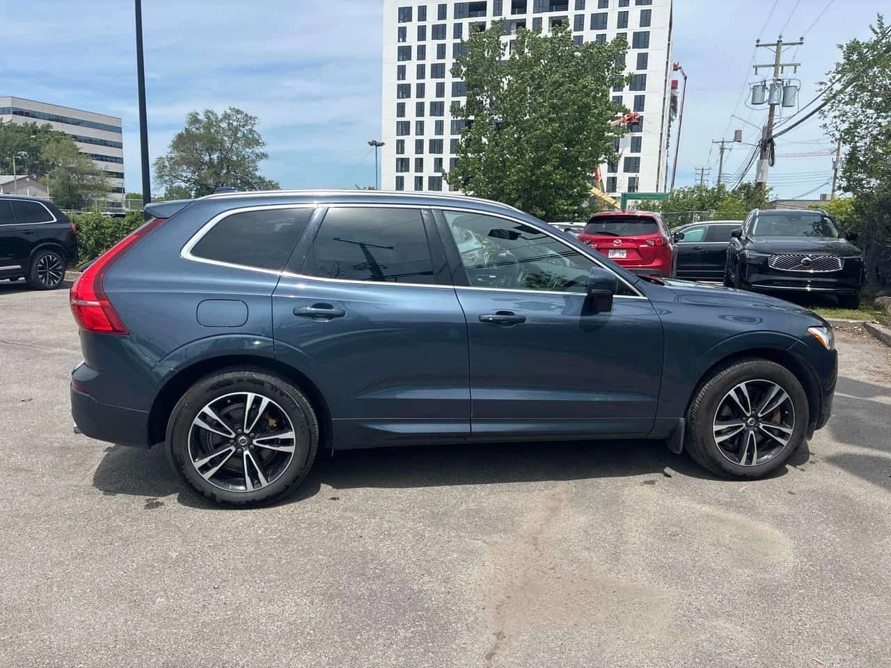 Volvo XC60 * Momentum * АВТОКРЕДИТ * ПРЕДСТАВИТЕЛСТВО, снимка 4 - Автомобили и джипове - 54824156