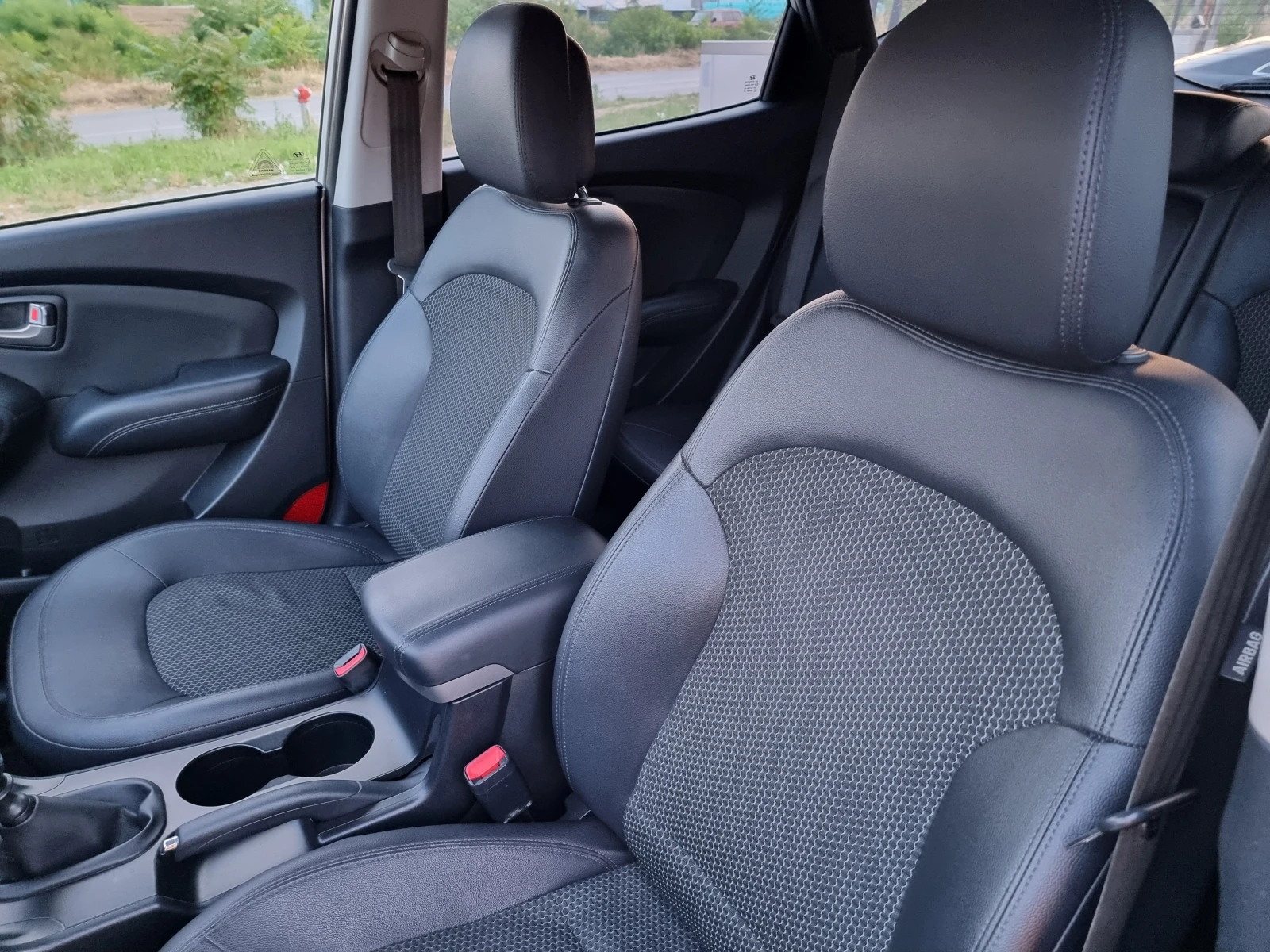 Hyundai IX35 1.6Б.135КС.6СК., снимка 11 - Автомобили и джипове - 54875201