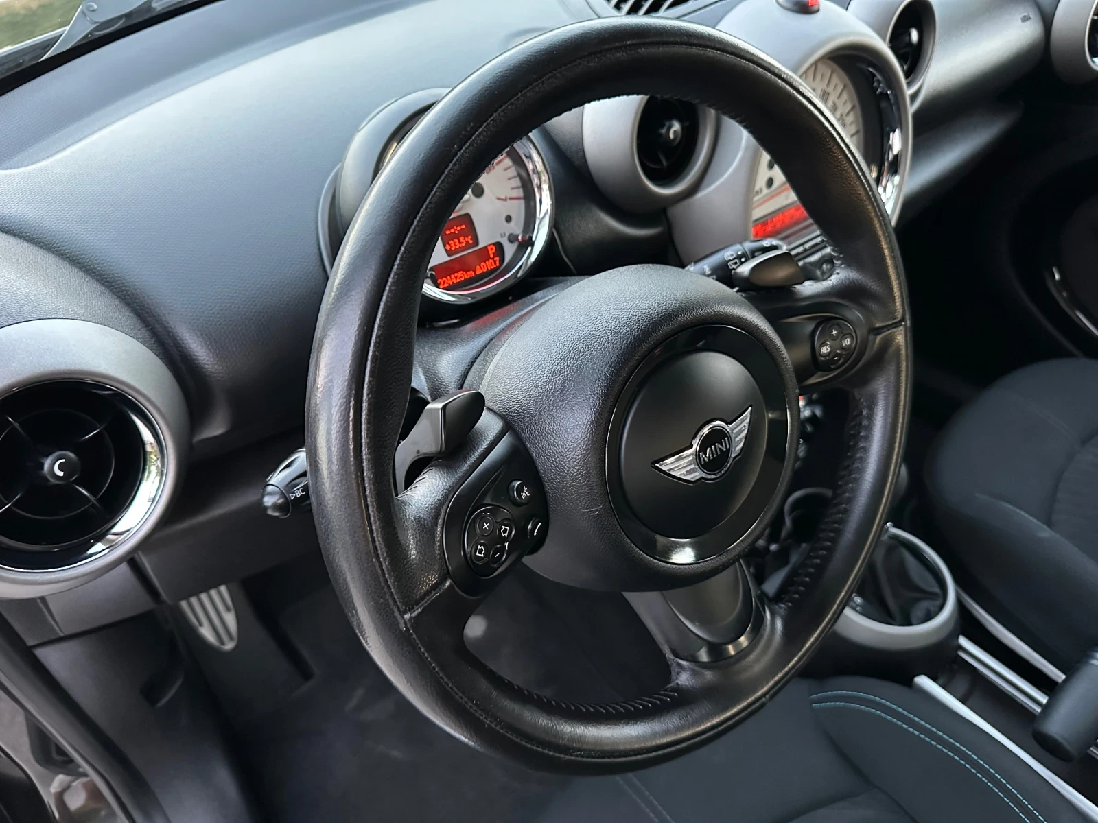 Mini Countryman 2.0d~ALL4~АВТОМАТ!!!, снимка 12 - Автомобили и джипове - 55571963