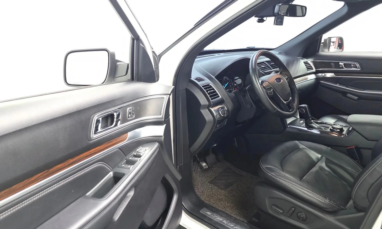 Ford Explorer 2.3 Limited 4Wd 5Th Generation, снимка 9 - Автомобили и джипове - 55642467