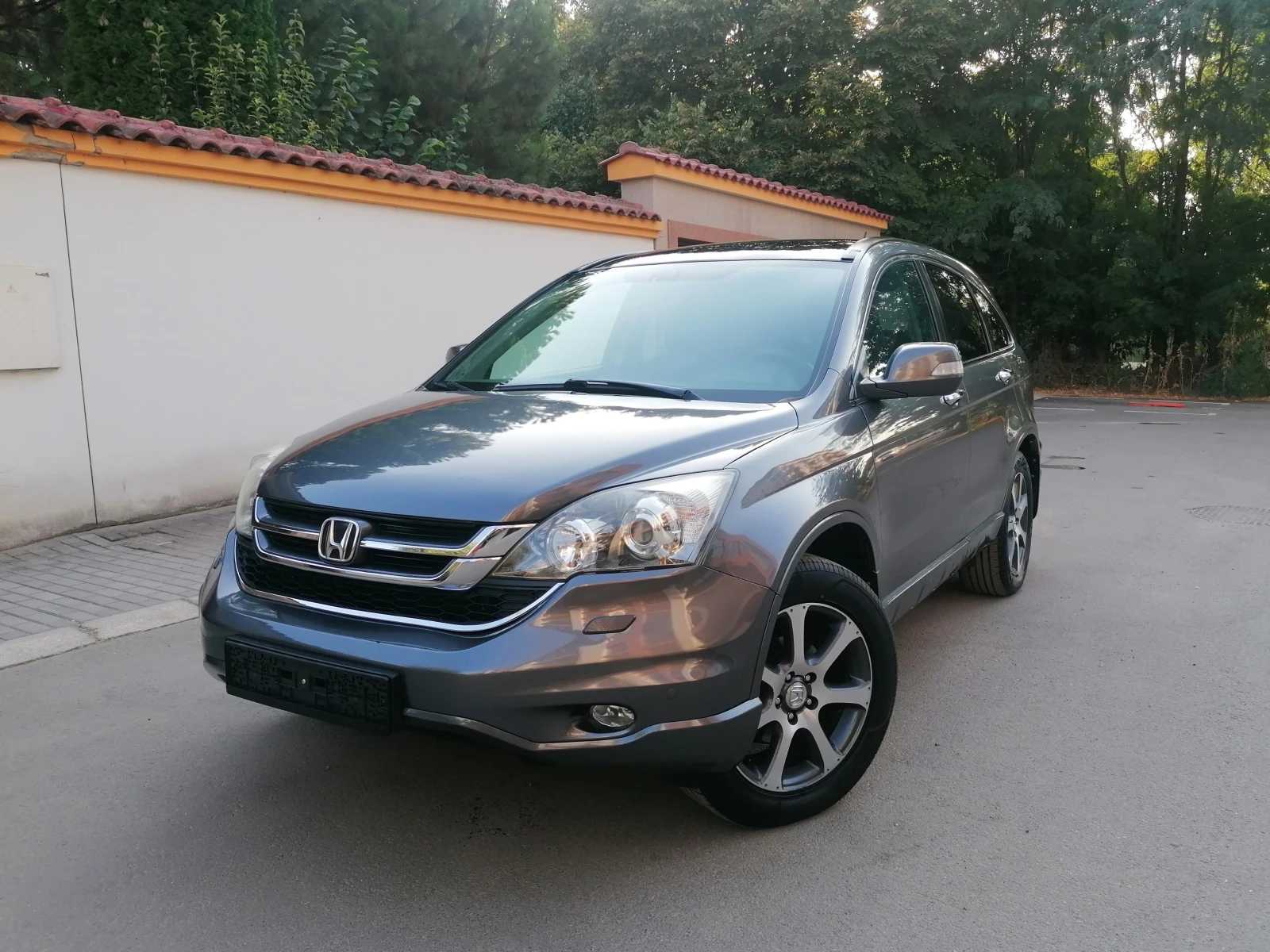 Honda Cr-v 2.0i-VTEC Панорама Камера Навигация Кожа Executive, снимка 2 - Автомобили и джипове - 55912018