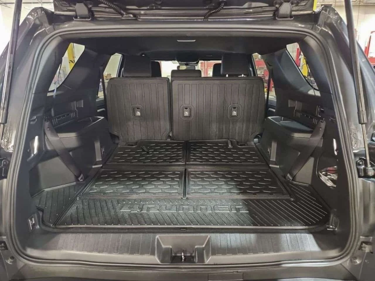 Toyota 4runner * 2.4 SR5; SAFETY SENSE 3.0, SMART KEY, 4WD, HEATE | Mobile.bg � ����������� 11