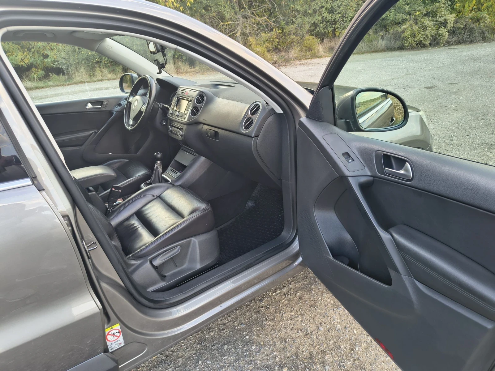 VW Tiguan, снимка 10 - Автомобили и джипове - 56670735