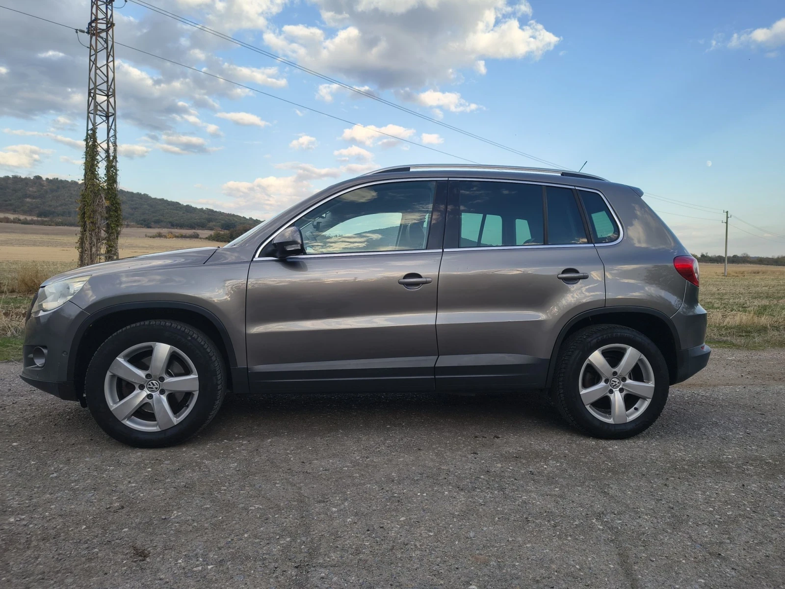 VW Tiguan, снимка 4 - Автомобили и джипове - 56670735