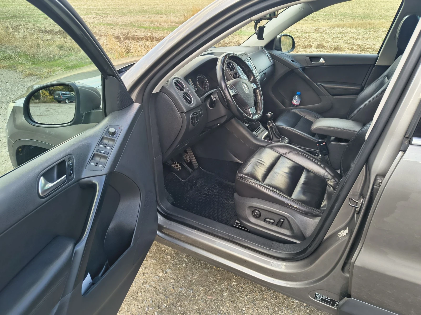 VW Tiguan, снимка 8 - Автомобили и джипове - 56670735