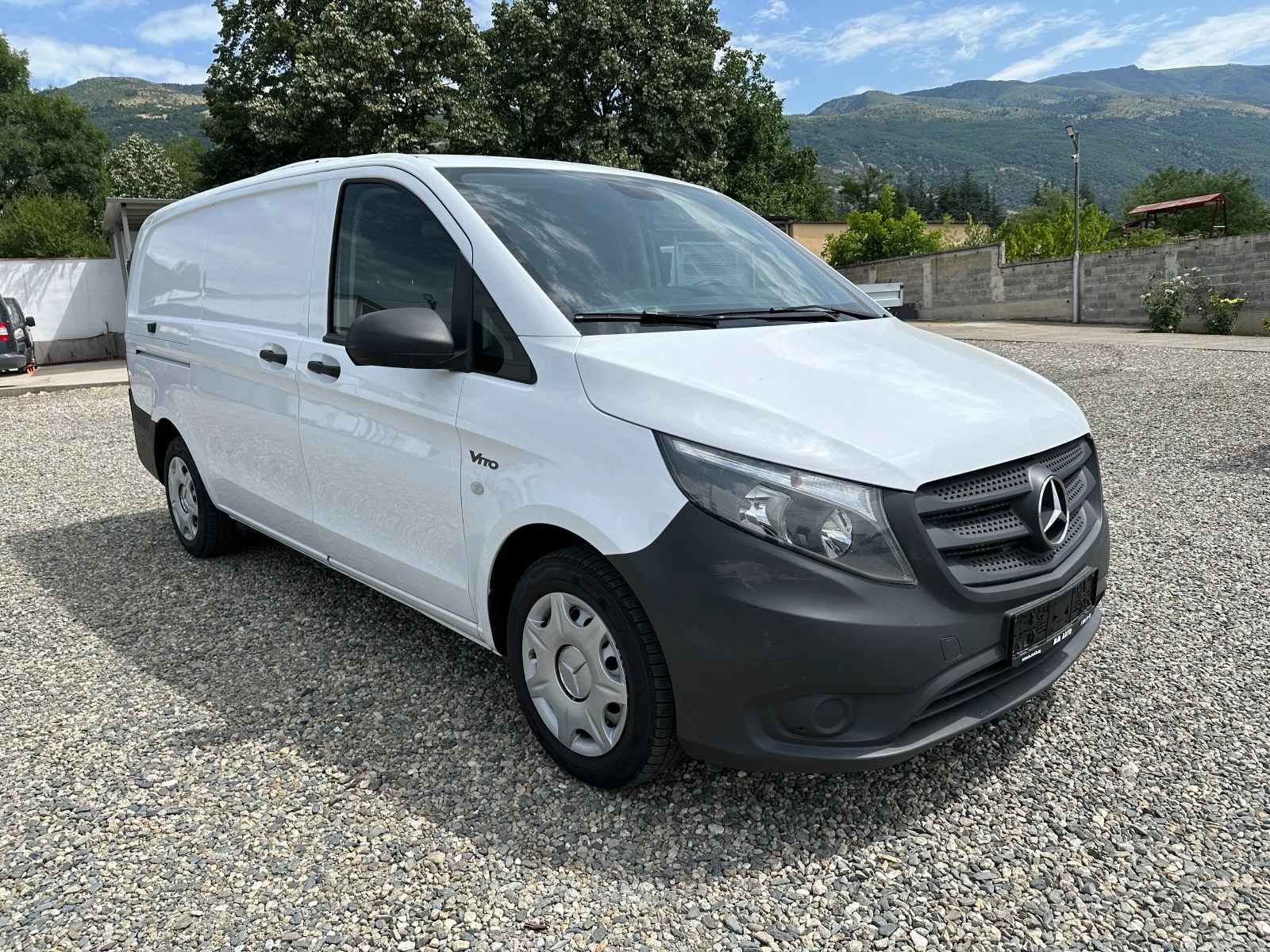 Mercedes-Benz Vito хладилно / ток / клима - изображение 2