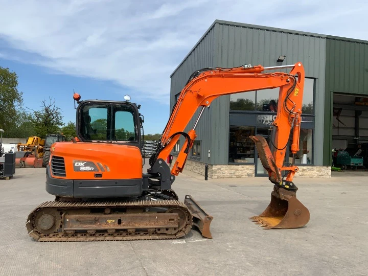 Багер DOOSAN DX85R, снимка 3 - Индустриална техника - 54365825