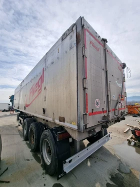 Полуремарке Fliegl 50 куб, снимка 1