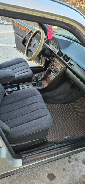 Mercedes-Benz 124 2.5чист дизел с климатик, снимка 13