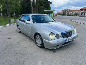 Mercedes-Benz E 320, снимка 2