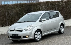 Toyota Corolla verso 1.6i 110к.с * Климатик* , снимка 1