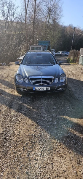 Mercedes-Benz E 220, снимка 1