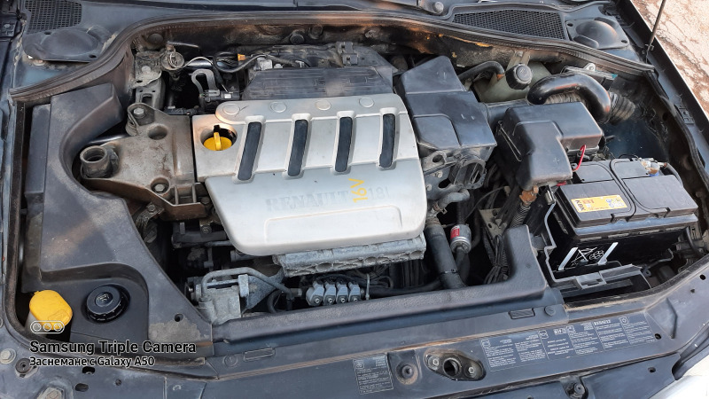 Renault Laguna Бензин-Газ, снимка 14 - Автомобили и джипове - 45216655