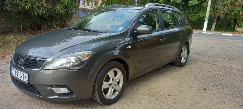 Kia Ceed SW Facelift 1, 4 16w (105 кс.) 2012г 157 500км., снимка 2 - Автомобили и джипове - 47156791