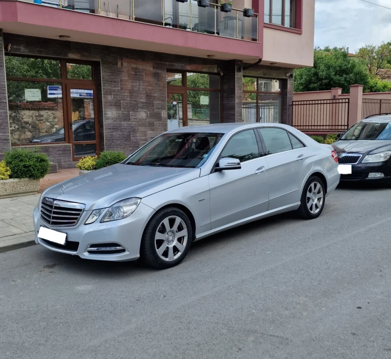 Mercedes-Benz E 200 E 200, снимка 1 - Автомобили и джипове - 47350736