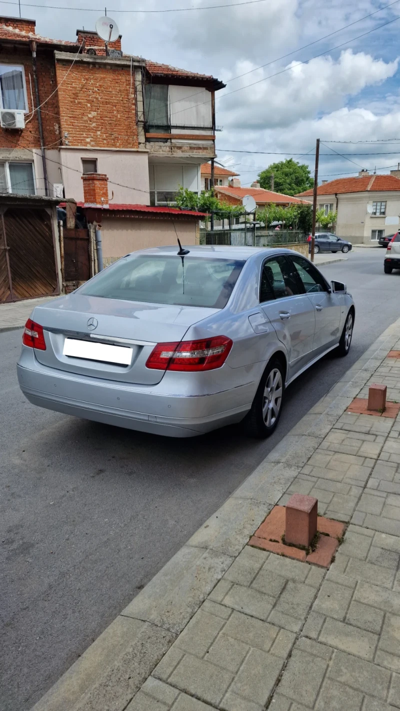 Mercedes-Benz E 200 E 200, снимка 3 - Автомобили и джипове - 47350736