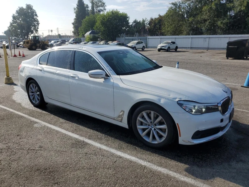 BMW 740 XI* HARMAN/KARDON* ПОДГРЕВ НА ВОЛАНА* ПАНО, снимка 3 - Автомобили и джипове - 47676317