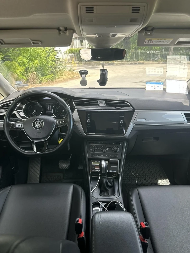 VW Touran 2.0 TDI, снимка 6 - Автомобили и джипове - 47970724