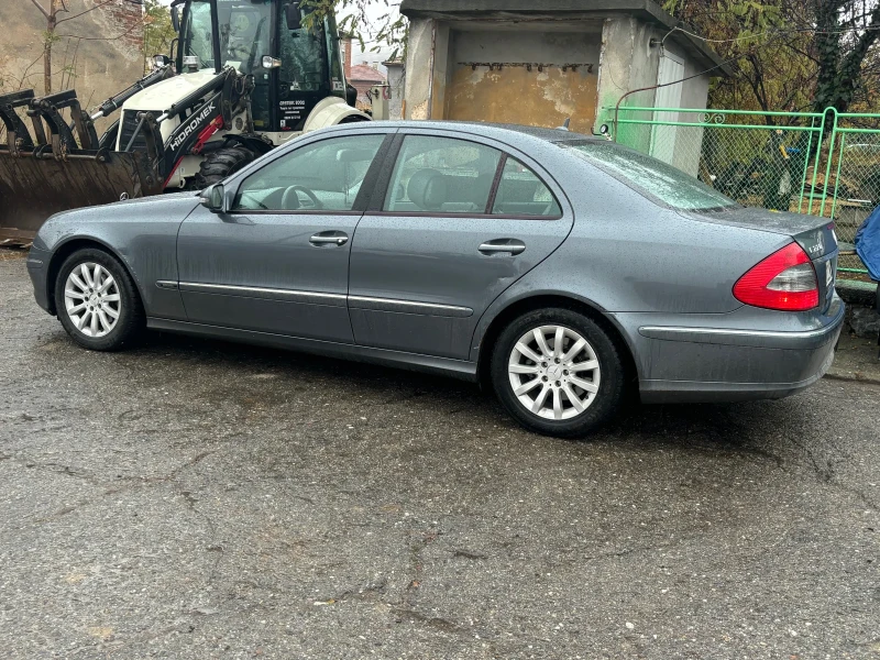 Mercedes-Benz E 220, снимка 3 - Автомобили и джипове - 48264371