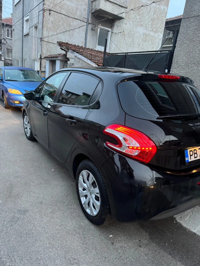 Peugeot 208, снимка 3 - Автомобили и джипове - 48937634