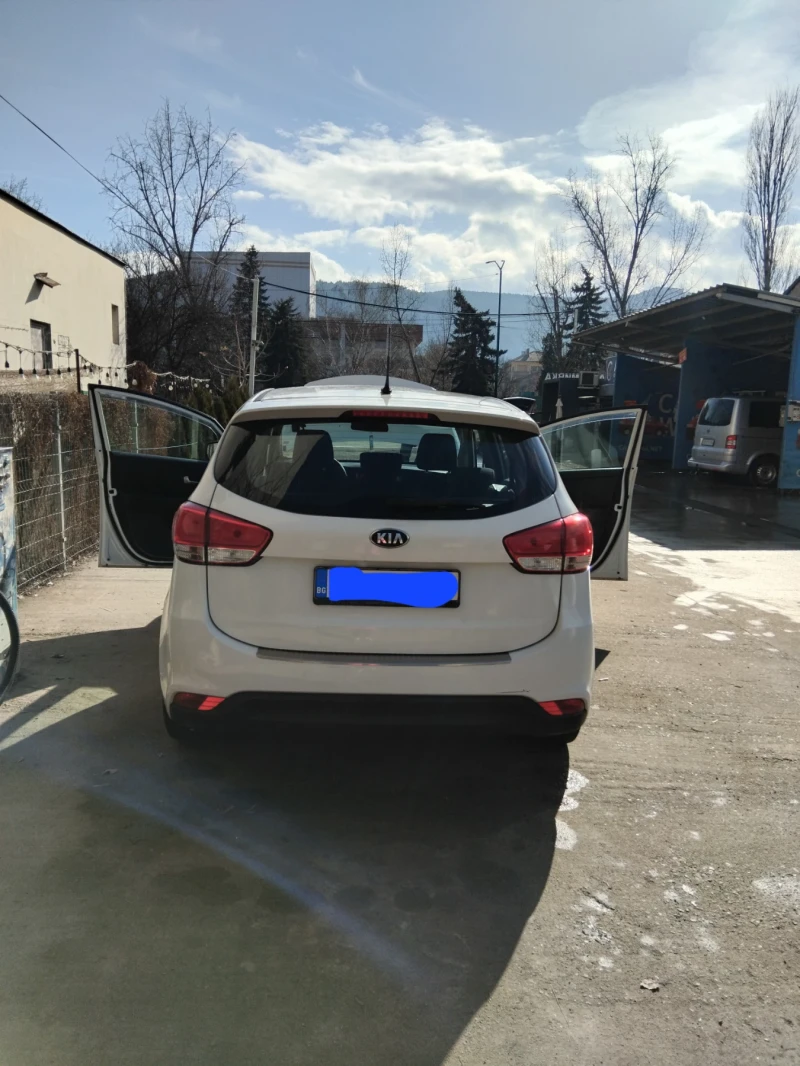 Kia Carens 1.6 CRDI 7места, снимка 2 - Автомобили и джипове - 48920448