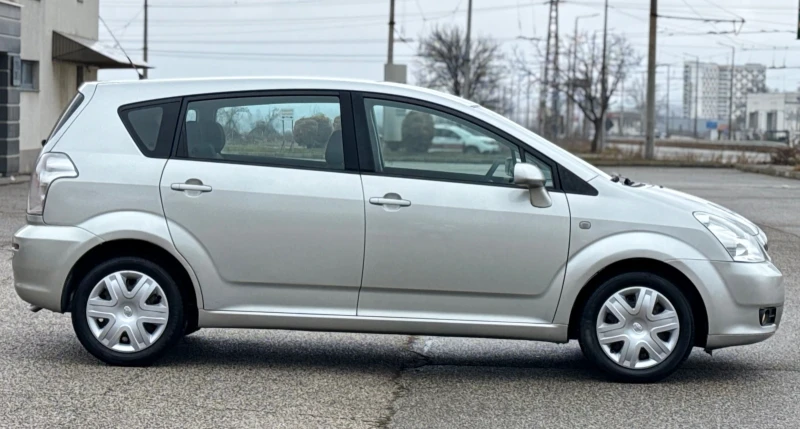 Toyota Corolla verso 1.6i 110к.с * Климатик* , снимка 8 - Автомобили и джипове - 49339178