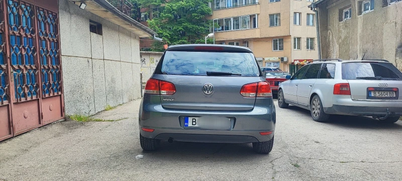 VW Golf 1.6 TDI, снимка 6 - Автомобили и джипове - 49512354