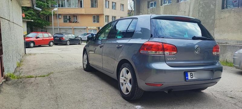 VW Golf 1.6 TDI, снимка 5 - Автомобили и джипове - 49512354